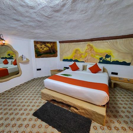 เมาน์ ซานาดู รีสอร์ต Hotel Ambalavayal ภายนอก รูปภาพ