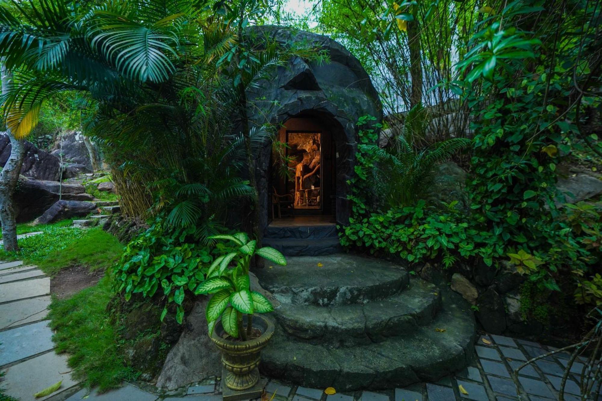 เมาน์ ซานาดู รีสอร์ต Hotel Ambalavayal ภายนอก รูปภาพ