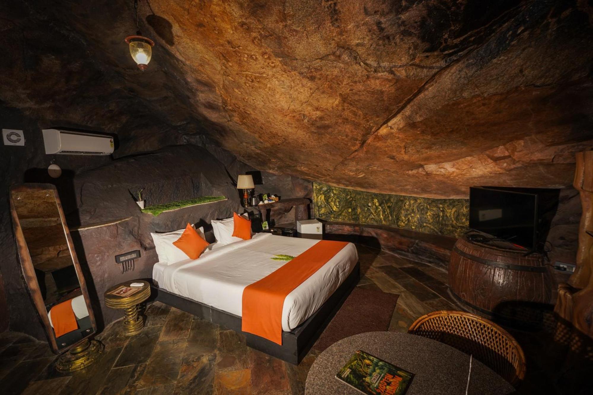 เมาน์ ซานาดู รีสอร์ต Hotel Ambalavayal ภายนอก รูปภาพ